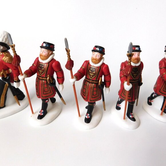 Department 56 Accessory “Yeoman of the Guard” #58397 in box - Picture 3 of 10